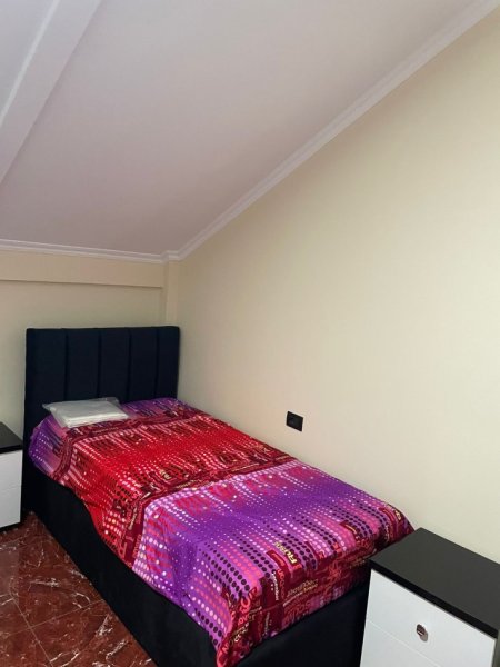 Tirane, jepet me qera Vile Kati 4, 3.500 m² 3.500 € (RRUGA E ELBASANIT)