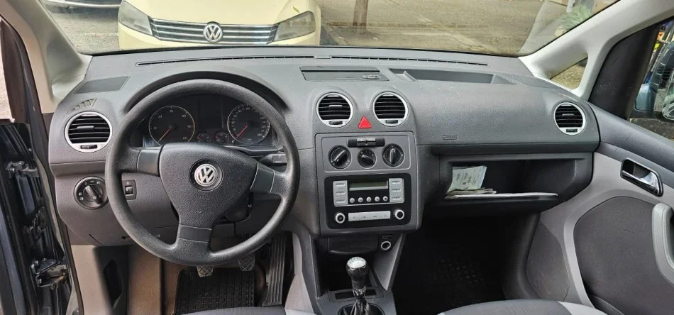 Tirane, Shitet Makine VOLKSWAGEN Nafte, Gri  Erret manuale me Kondicioner 4.950 €