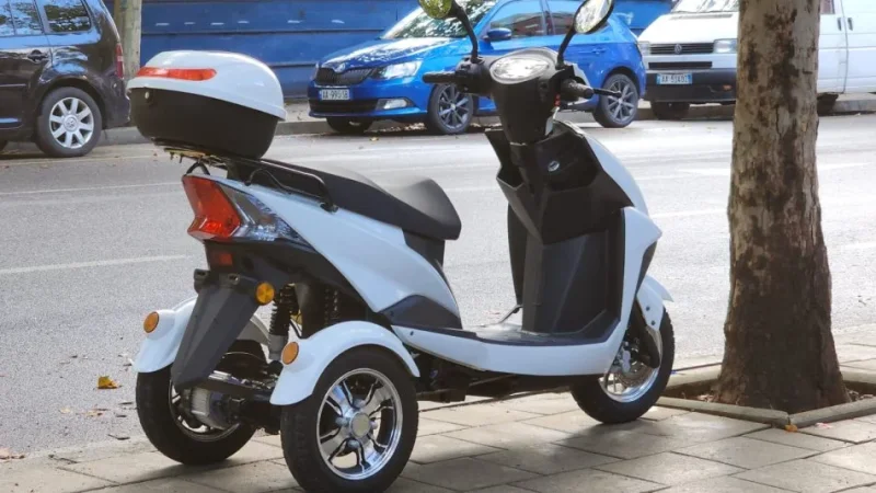 ***Okazion***  Tricikel Elektrik