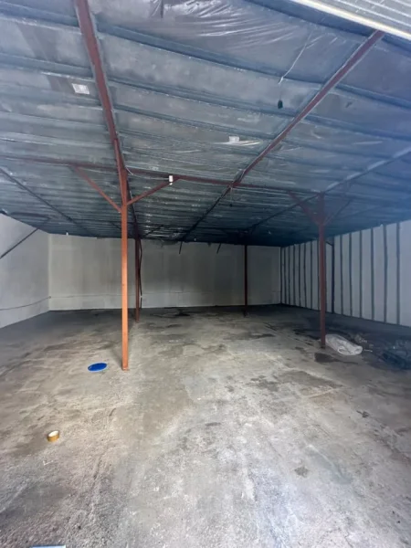 Tirane, jepet me qera magazine Kati 0, 1.200 € (Kombinat)