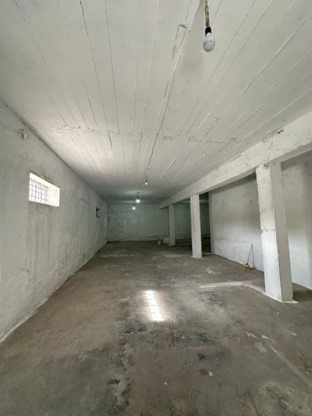 Tirane, jepet me qera magazine Kati 0, 1.200 € (Kombinat)