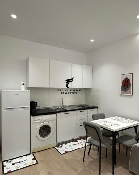 Tirane, jepet me qera apartament 1+1 Kati 2, 45 m² 800 € (BLLOKU)