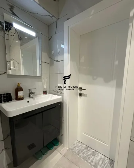 Tirane, jepet me qera apartament 1+1 Kati 2, 45 m² 800 € (BLLOKU)