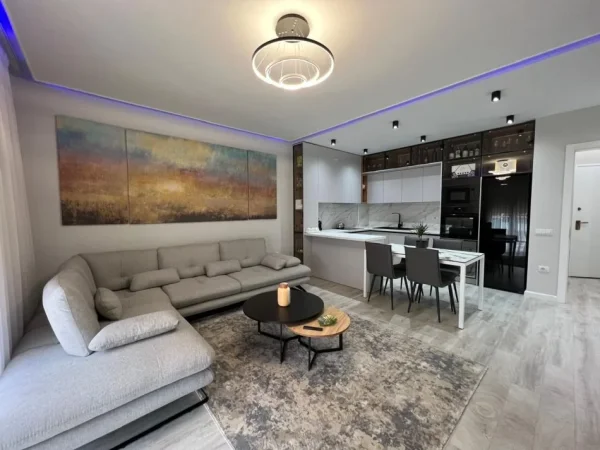 Tirane, jepet me qera apartament 2+1+Ballkon Kati 3, 110 m² 800 € (GREEN CITY ASTIR)