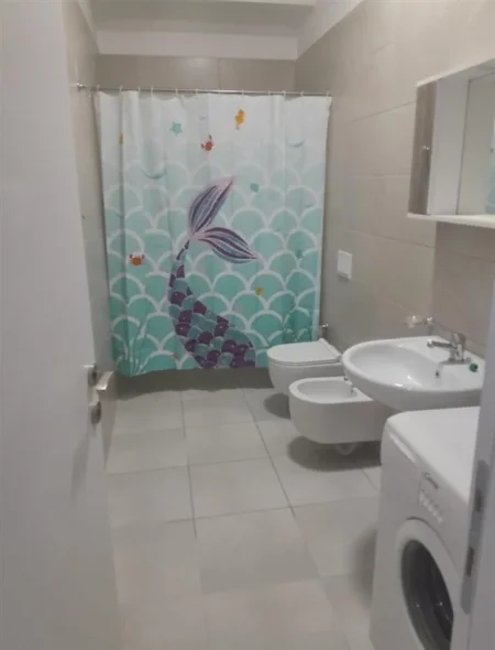 Tirane, jepet me qera apartament 1+1+Ballkon Kati 1, 70 m² 400 € (KODRA E DIELLIT)