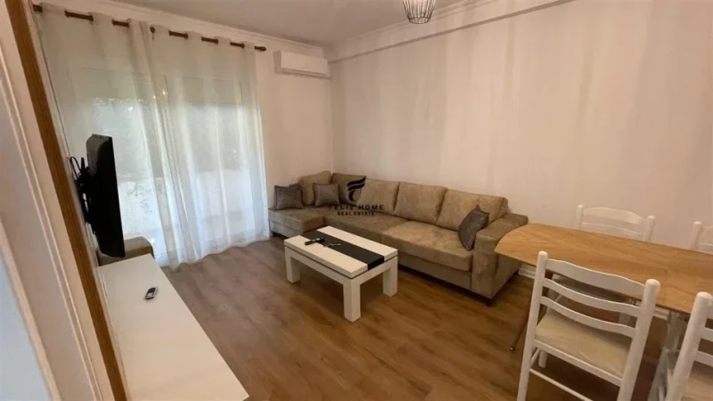 Tirane, jepet me qera apartament 2+1 Kati 2, 90 m² 800 € (KODRA E DIELLIT)