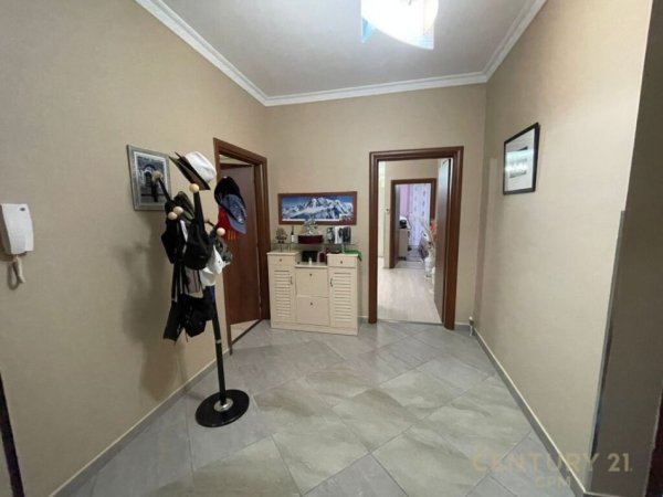 Tirane, shes apartament 2+1+2+Ballkon , 136 m² 245.000 € (Liqeni i Tiranës)
