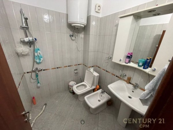 Tirane, shes apartament 2+1+2+Ballkon , 136 m² 245.000 € (Liqeni i Tiranës)
