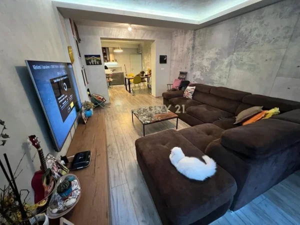 Tirane, shes apartament 1+1 , 70 m² 200.000 € (Myslym Shyri)