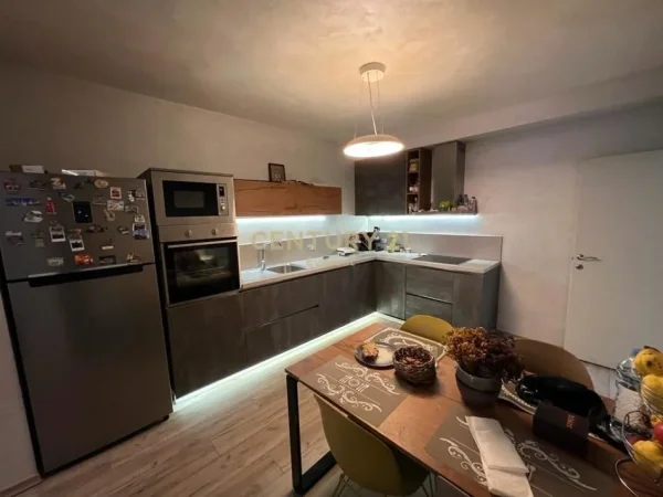 Tirane, shes apartament 1+1 , 70 m² 200.000 € (Myslym Shyri)