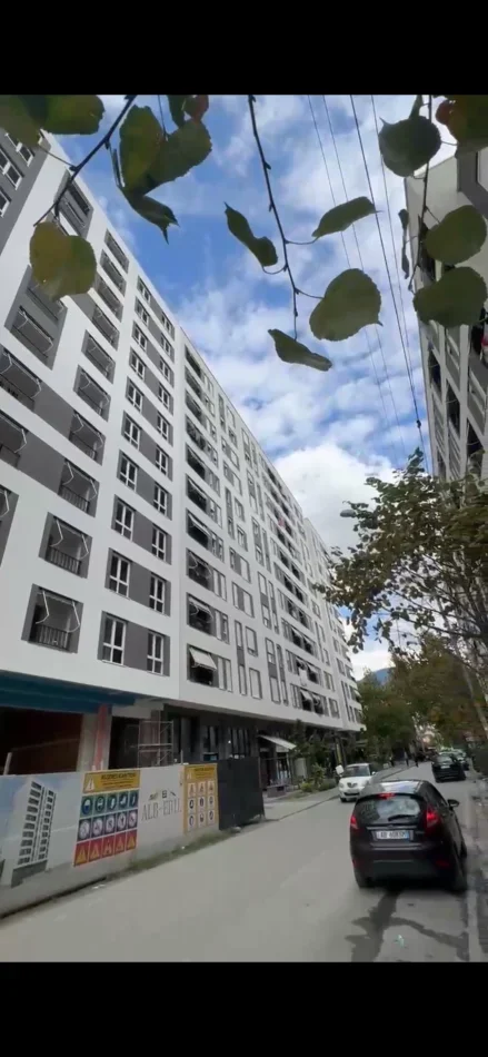 Tirane, shitet apartament 1+1 , (SHESIM APARTAMENT 1+1 RRUGA 5 MAJI!)