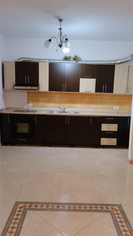 Tirane, jepet me qera apartament 2+1+Ballkon Kati 4, 100 m² 450 € (FABRIKA E MJELLIT)