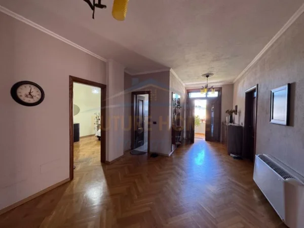 Durres, shitet godine biznesi Kati 0, 537 m² 800.000 € (Durres)