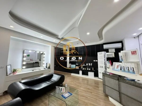 Tirane, shitet ambjent biznesi Kati 1, 180 m² 180.000 € (Rruga Perlat Rexhepi , Bllok)