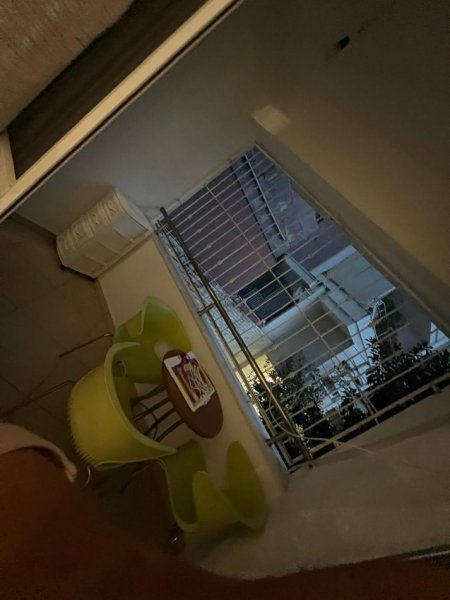 Tirane, jepet me qera apartament 2+1+Ballkon Kati 2, 100 m² 450 € (Liqeni i thate , RRuga peti , ne fund te malores)