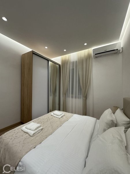 Tirane, jepet me qera apartament 1+1+Ballkon Kati 2, 45 m² 800 € (BLLOKU)