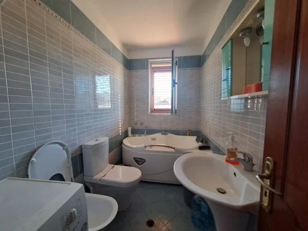 Tirane, Apartament 3+1 per shitje  Kati 5, 113 m² 125.000 € (Rruga Pjeter Budi)