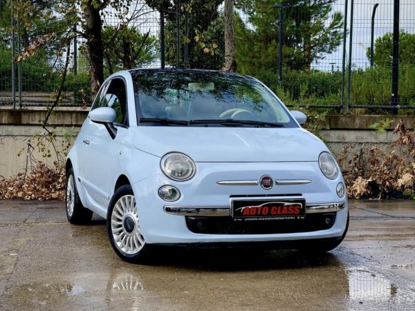 Tirane, shes makine FIAT 500 Benzin, blu e hapur automatik Klima 49.000 km 5.900 €