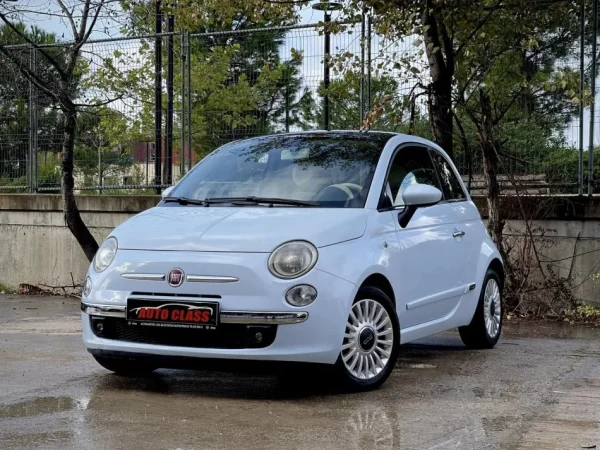Tirane, shes makine FIAT 500 Benzin, blu e hapur automatik Klima 49.000 km 5.900 €