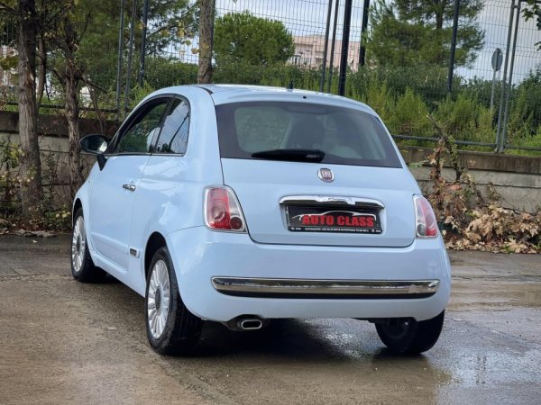 Tirane, shes makine FIAT 500 Benzin, blu e hapur automatik Klima 49.000 km 5.900 €