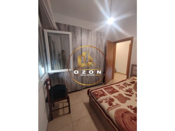 Tirane, jepet me qera apartament 1+1+Ballkon Kati 2, 75 m² 300 € (Sauk i Vjetër)