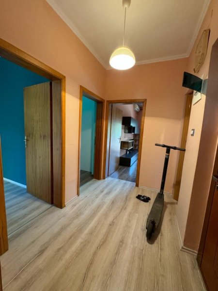 Tirane, jepet me qera apartament 1+1+Ballkon Kati 2, 60 m² 550 € (21 Dhjetori prane mozaikut te tiranes)