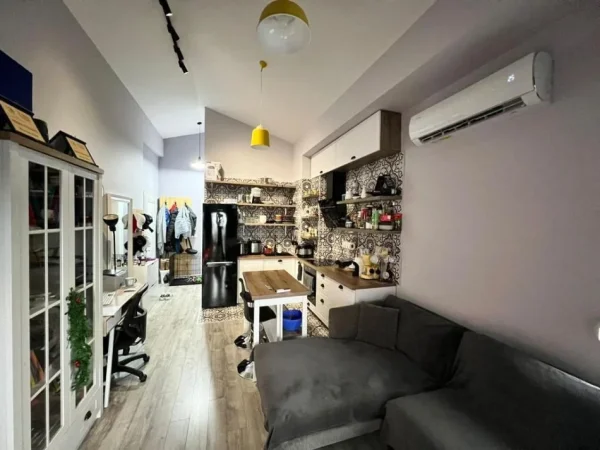 Tirane, jepet me qera apartament 1+1 Kati 3, 65 m² 550 € (Kodra e diellit)