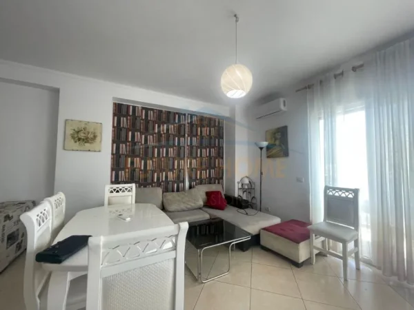 Durres, jepet me qera apartament 2+1+Ballkon Kati 4, 110 m² 600 € (Vollga,Durres)