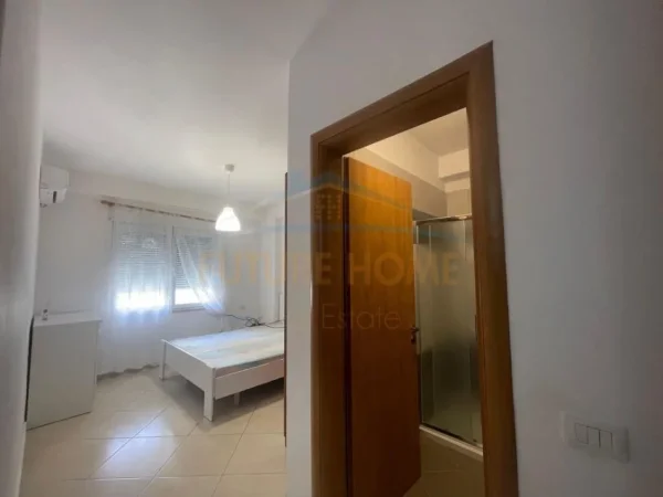 Durres, jepet me qera apartament 2+1+Ballkon Kati 4, 110 m² 600 € (Vollga,Durres)