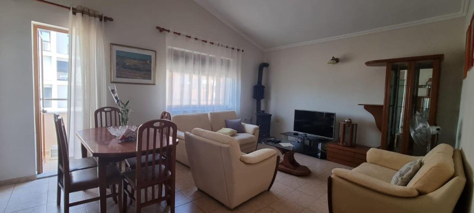Tirane, jepet me qera apartament 2+1 Kati 5, 130 m² 600 € (Xhamllik)