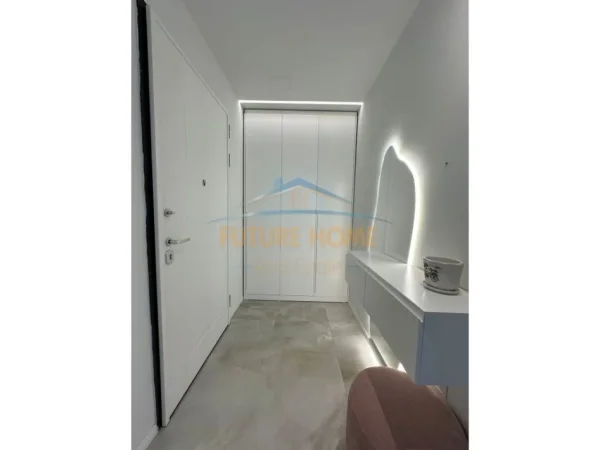 Tirane, jepet me qera apartament 2+1 Kati 2, 83 m² 1.400 € (Rruga e Kavajes)