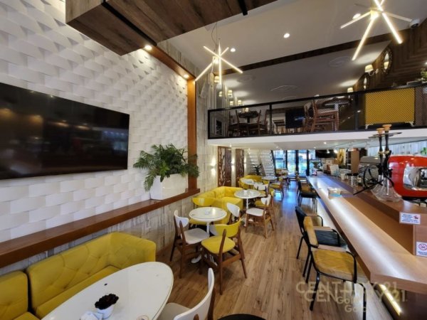 Tirane, jepet me qera lokal Kati 0, 160 m² 2.500 € 