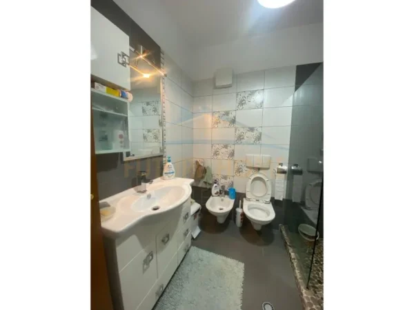 Tirane, shitet apartament 2+1 Kati 9, 105 m² 238.000 € (Ish Ekspozita)