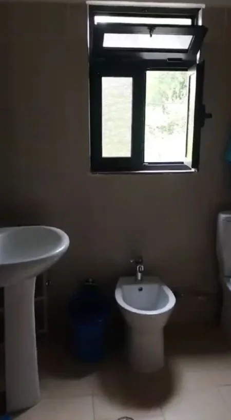 Tirane, jepet me qera apartament 1+1+Ballkon Kati 2, 64 m² 220 € (QYTET STUDENTI)