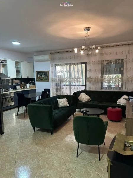 Tirane, jepet me qera apartament 2+1 Kati 4, 110 m² 750 € (komuna e parisit)