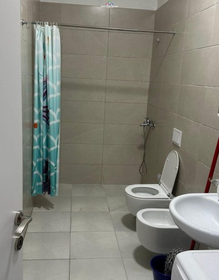 Tirane, jepet me qera Vile 1+1 Kati 1, 70 m² 400 € (kodra e diellit)