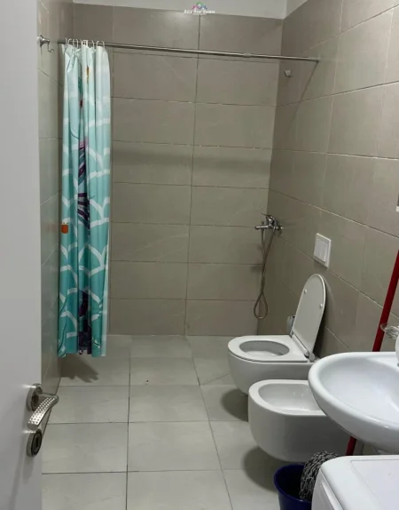 Tirane, jepet me qera Vile 1+1 Kati 1, 70 m² 400 € (kodra e diellit)
