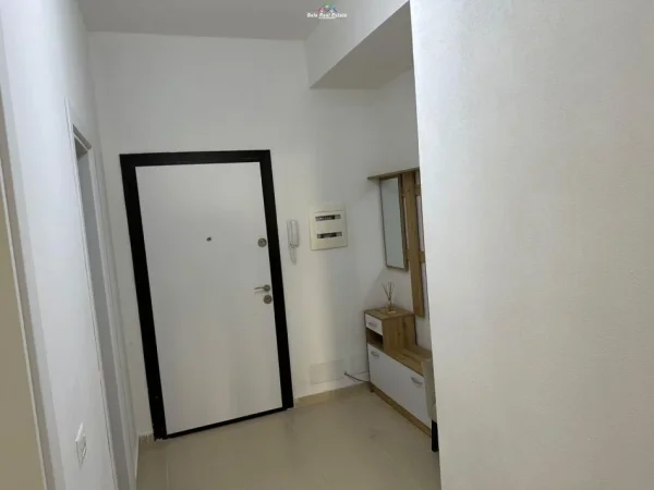 Tirane, jepet me qera Vile 1+1 Kati 1, 70 m² 400 € (kodra e diellit)