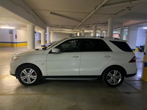 Tirane, SHITET 2012 Mercedes Benz ML 350 Diesel Double Panoramic Nafte, e bardhë automatik Klima 235.200 km 13.000 €