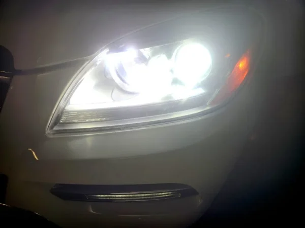 Tirane, SHITET 2012 Mercedes Benz ML 350 Diesel Double Panoramic Nafte, e bardhë automatik Klima 235.200 km 13.000 €