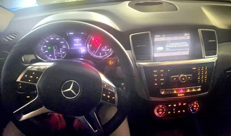 Tirane, SHITET 2012 Mercedes Benz ML 350 Diesel Double Panoramic Nafte, e bardhë automatik Klima 235.200 km 13.000 €