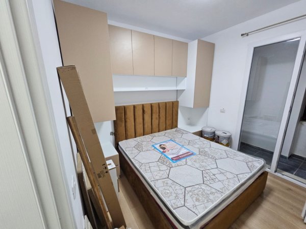 Tirane, jepet me qera apartament 1+1+Ballkon Kati 5, 50 m² 550 € (Dritan Hoxha)