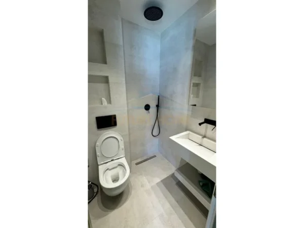 Tirane, shitet apartament 2+1+Ballkon Kati 7, 100 m² 230.000 € (Rruga Karl Gega)