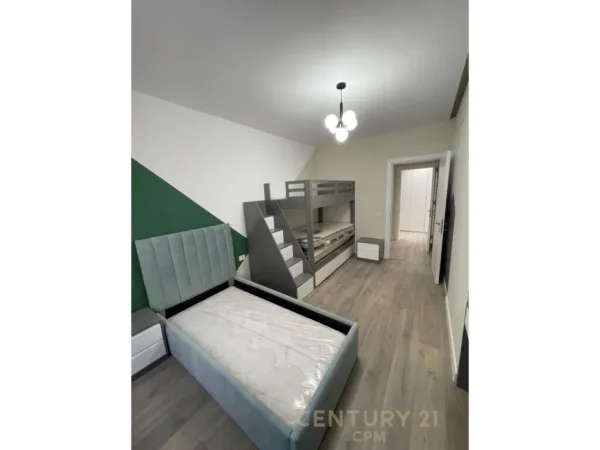 Tirane, jepet me qera apartament 2+1 Kati 1, 147 m² 1.400 € (QENDER)