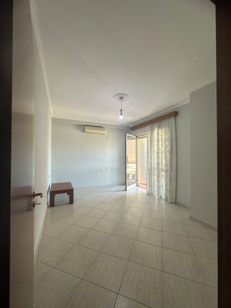 Tirane, jepet me qera apartament 2+1+Aneks+Ballkon Kati 2, 111 m² 700 € (don bosko , kompleksi vizion plus)