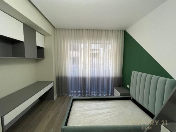 Tirane, jepet me qera apartament 2+1 Kati 1, 147 m² 1.400 € (Kafe flora)