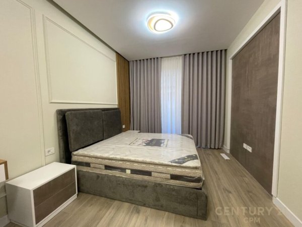 Tirane, jepet me qera apartament 2+1 Kati 1, 147 m² 1.400 € (Kafe flora)