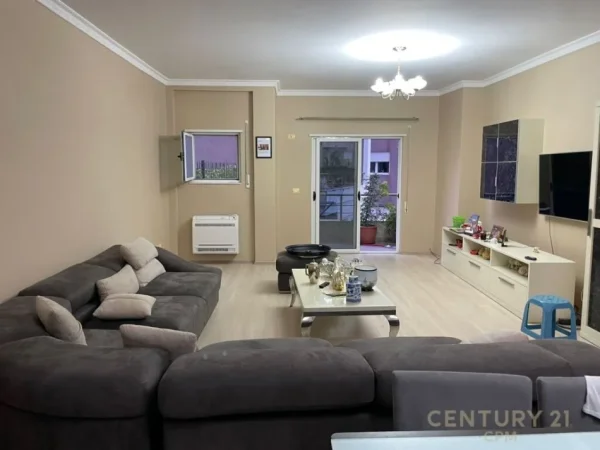 Tirane, shitet apartament 2+1 Kati 2, 136 m² 245.000 € (liqeni i tiranes)