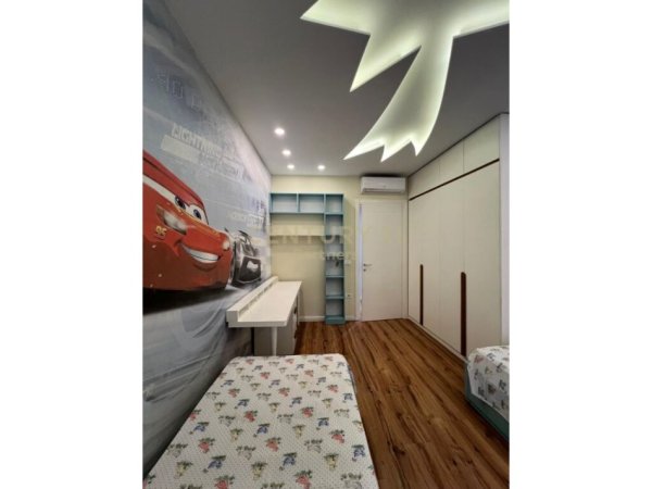 Tirane, jepet me qera apartament 2+1 Kati 2, 109 m² 1.000 € (rruga e kavajes)