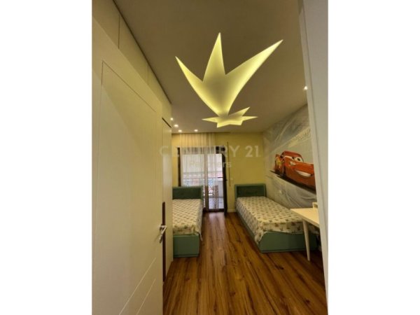 Tirane, jepet me qera apartament 2+1 Kati 2, 109 m² 1.000 € (rruga e kavajes)